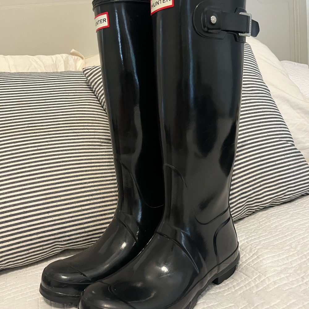 Hunter rain boots knee high size 7 women’s black classic